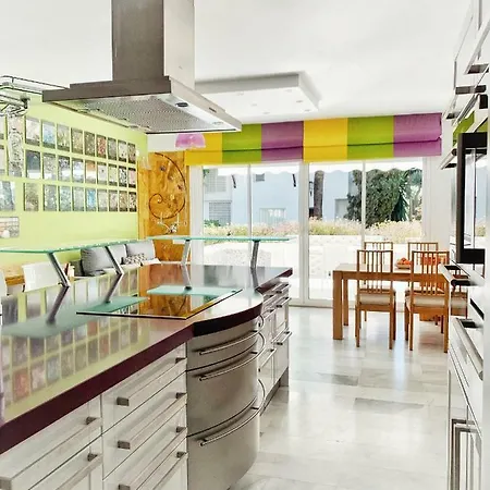 Alcazaba 3302 Apartman *