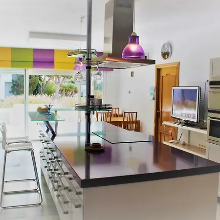 Alcazaba 3302 Apartman *